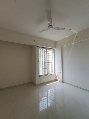 Master Bedroom in 3 BHK Apartment at Vasant Fiona, Pokhran Road No Two – for Rent