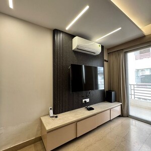 Room in 4 BHK Apartment at Birla Navya, Sector 63a – for Rent