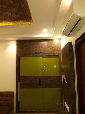 Furnished Amenities in 3 BHK Apartment at Parsvnath Planet Plaza, Gomti Nagar – for Rent