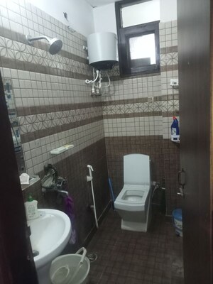 Bathroom in 2 BHK Builder Floor at Sapphire Tower, Sector 104 – for Rent