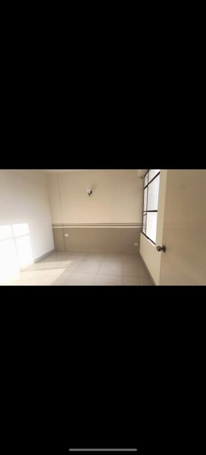 Room in 2 BHK Apartment at Signature Global Synera, Sector 81 – for Sale