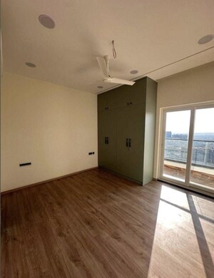 Room in 2.5 BHK Apartment at Sumadhura The Olympus, Financial District – for Rent