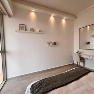 Room in 3 BHK Apartment at Transcon Triumph Tower, Andheri West – for Rent