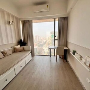 Room in 3 BHK Apartment at Transcon Triumph Tower, Andheri West – for Rent