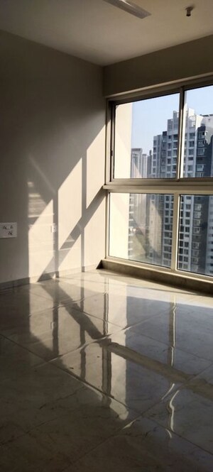 Room in 2 BHK Apartment at Tata Serein, Pokhran Road No Two – for Rent
