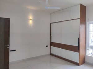 Room in 4 BHK Apartment at Sumadhura The Olympus, Financial District – for Rent