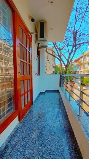 Balcony in 2 BHK Builder Floor at Sector 51 – for Rent