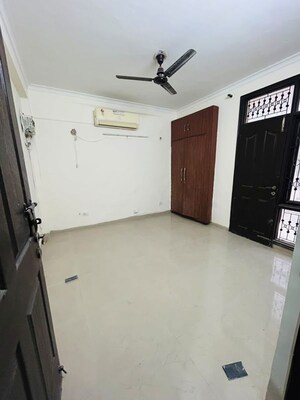2 BHK Builder Floor For Rent in Sushant Lok Iii