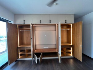 Room in 3 BHK Apartment at Krisumi Waterfall Residences, Sector 36a – for Rent