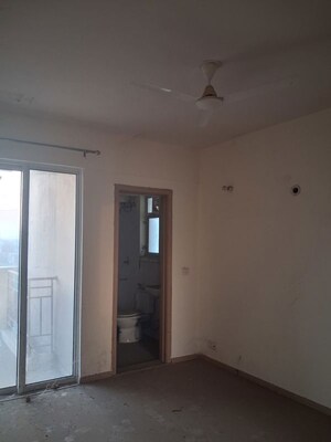 Furnished Amenities in 3.5 BHK Apartment at DLF Express Greens, Manesar Sector 1a – for Rent