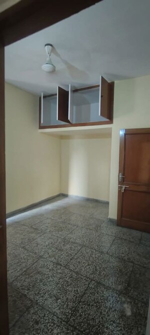 1 BHK Independent House For Rent in Sector 15