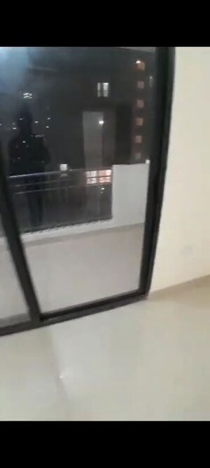 Room in 3.5 BHK Apartment at JKG Palm Resort, Raj Nagar Extension – for Rent