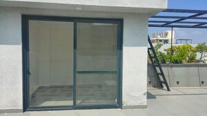 Room in 3 BHK Builder Floor at Greater Kailash I – for Rent