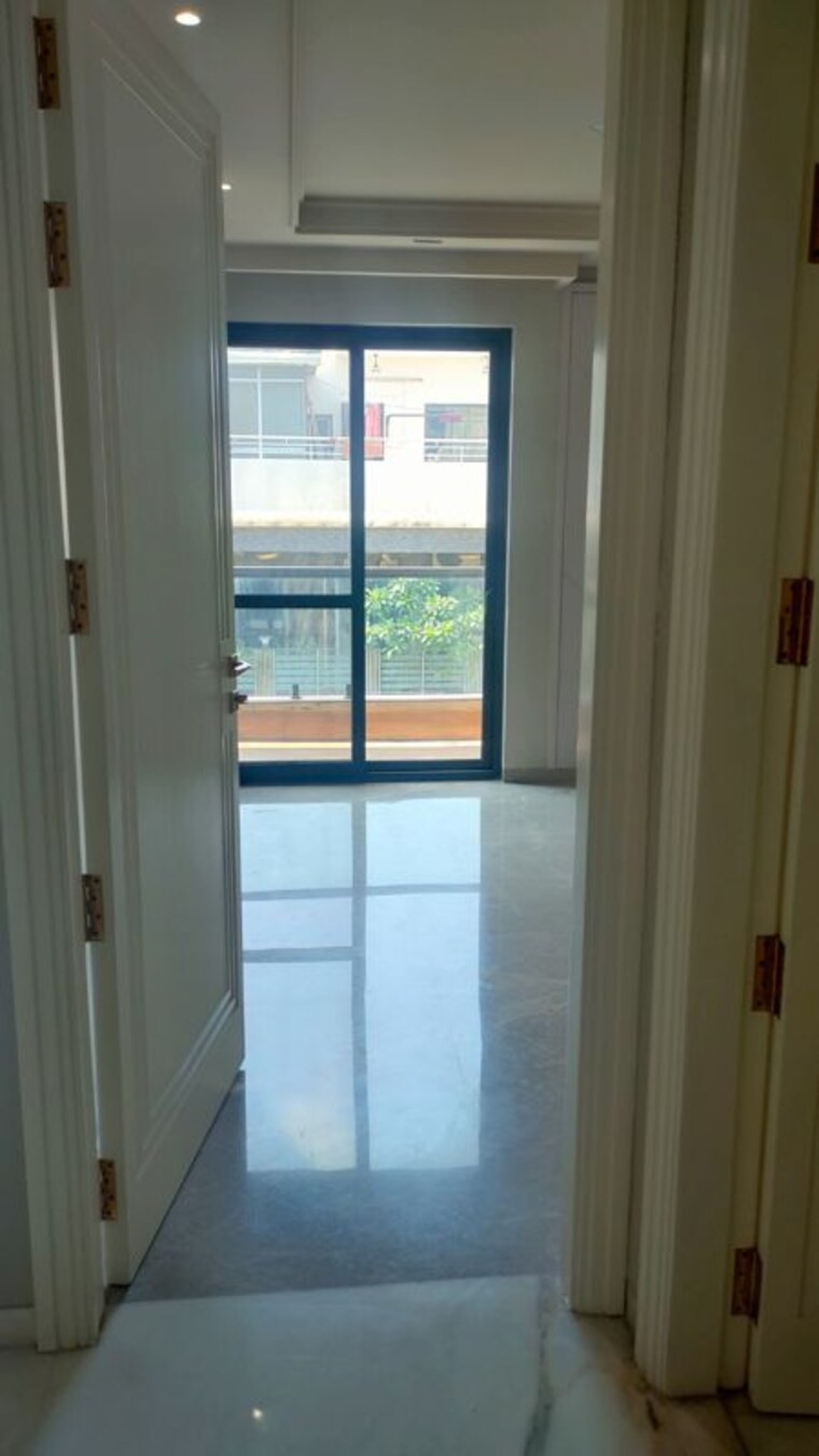 Balcony, greater kailash i 3 Bedroom 208 Sq.Yd. Builder Floor In Greater Kailash I Delhi 10746282