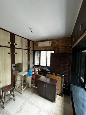 Room in 2 BHK Apartment at Lok Puram, Vasant Vihar – for Rent