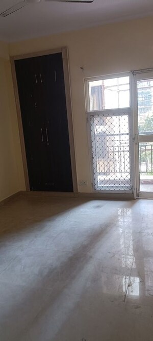2.5 BHK Apartment For Rent in Aims Golf City, Sector 75