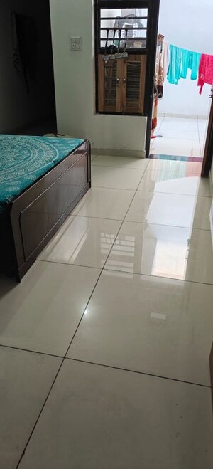 Room in 3 BHK Independent House at Azad Nagar – for Rent