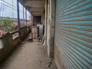 Balcony in  Shop at Chinnakurchi – for Sale