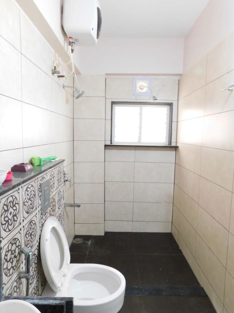 Bathroom, kondapur 3 Bedroom 1950 Sq.Ft. Builder Floor In Kondapur Hyderabad 10746436