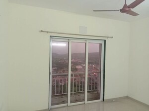 Room in 2 BHK Apartment at Indiabulls Greens, New Panvel – for Sale