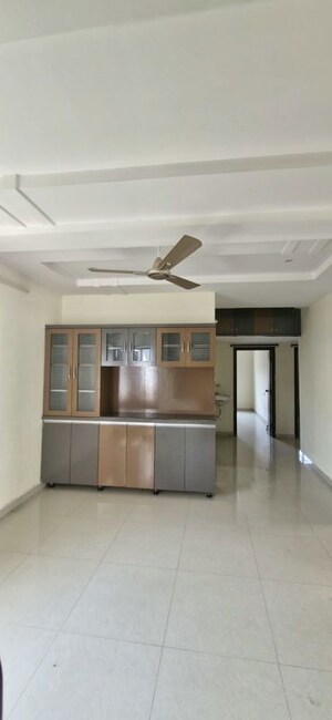Building Lobby in 3 BHK Builder Floor at Kondapur – for Rent