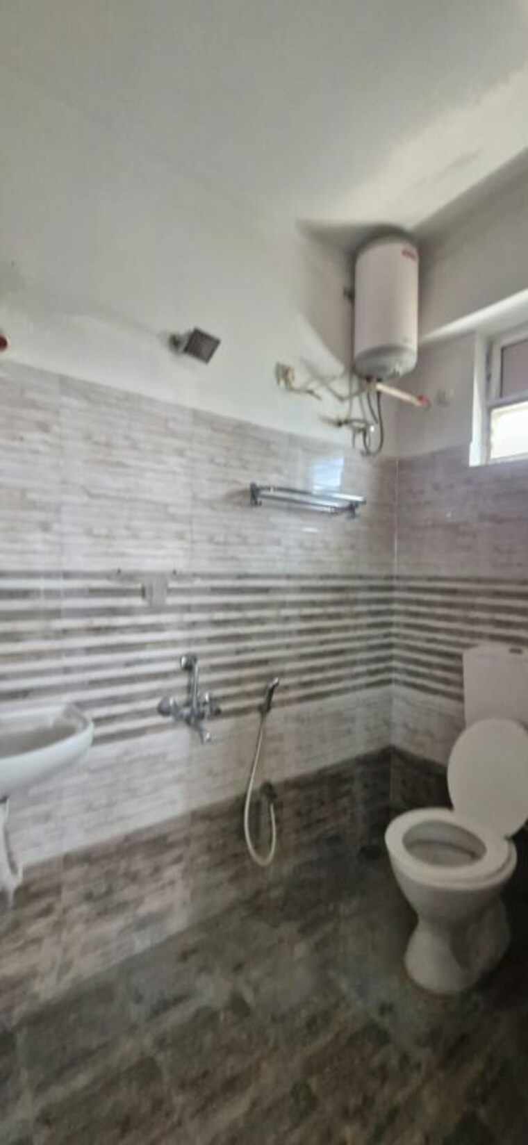 Bathroom, kondapur 3 Bedroom 1850 Sq.Ft. Builder Floor In Kondapur Hyderabad 10746448