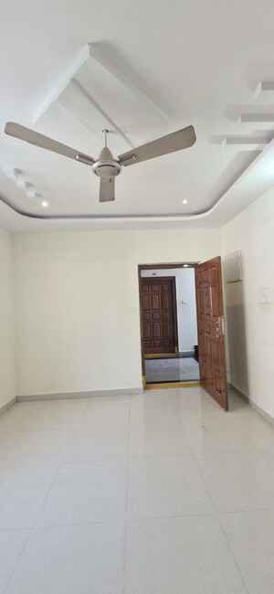 Room in 3 BHK Builder Floor at Kondapur – for Rent