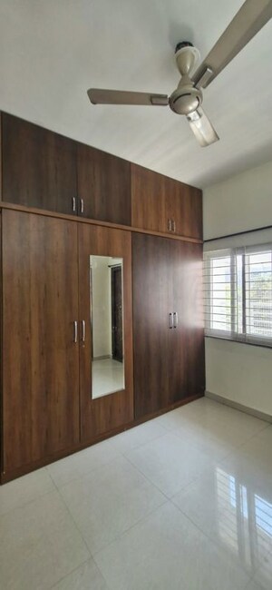 Room in 3 BHK Builder Floor at Kondapur – for Rent