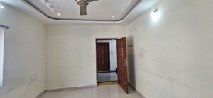 Room in 3 BHK Builder Floor at Kondapur – for Rent