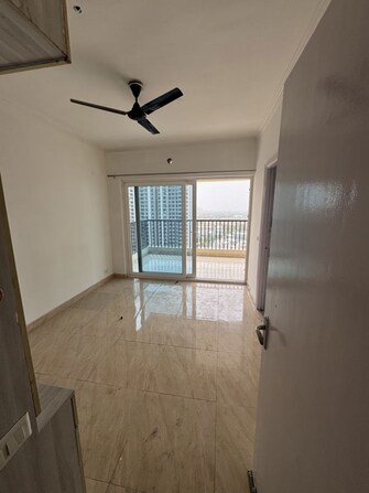 3 BHK 1375 Sq.Ft. Apartment in Gaur Yamuna City 16th Park View