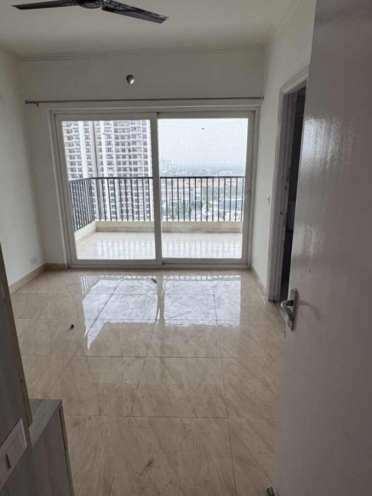 Room, gaur-yamuna-city-16th-park-view 3 Bedroom 1375 Sq.Ft. Apartment In Gaur Yamuna City Greater Noida 10746391