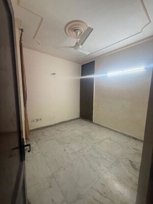 Room in 2 BHK Builder Floor at Kalkaji – for Rent
