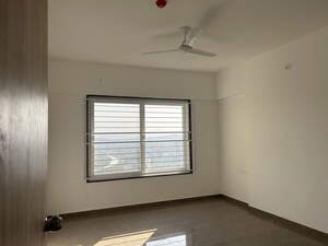 Room in 2 BHK Apartment at Venkatesh Skydale, Hingne Khurd – for Rent