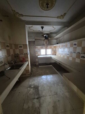 Kitchen in 3 BHK Apartment at Mayur Vihar – for Rent