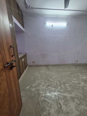 Master Bedroom in 3 BHK Apartment at Mayur Vihar – for Rent