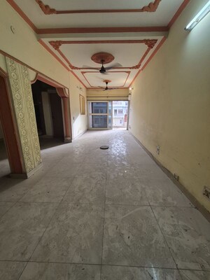 Building Lobby in 3 BHK Apartment at Mayur Vihar – for Rent