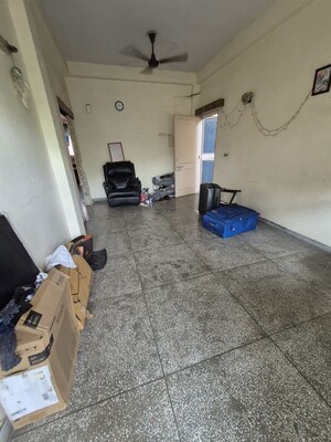 Room in 1.5 BHK Apartment at Mayur Vihar – for Rent