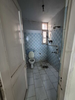 Kitchen in 1.5 BHK Apartment at Mayur Vihar – for Rent