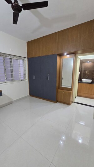 Room in 3 BHK Apartment at United Sun City, Kadugodi – for Rent