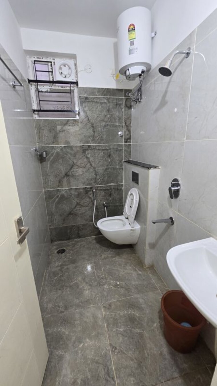 Bathroom, united-sun-city 3 Bedroom 1425 Sq.Ft. Apartment In Kadugodi Bangalore 10746517