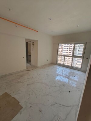 Room in 2 BHK Apartment at VKG Amazon, Andheri East – for Rent