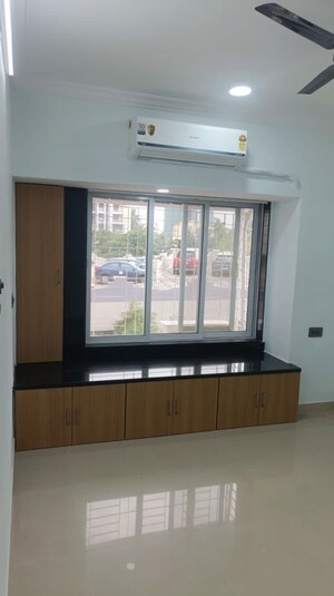 Room in 2 BHK Apartment at HDIL Dheeraj Diamond, Malad West – for Rent