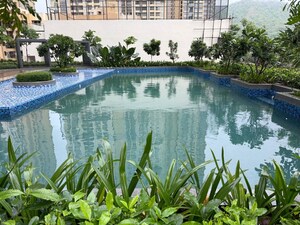 Swimming Pool in 2 BHK Apartment at Kalpataru Elitus, Mulund West – for Rent