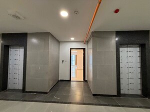 Building Lobby in 2 BHK Apartment at Kalpataru Elitus, Mulund West – for Rent