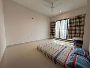 Bedroom in 2 BHK Apartment at Kalpataru Elitus, Mulund West – for Rent