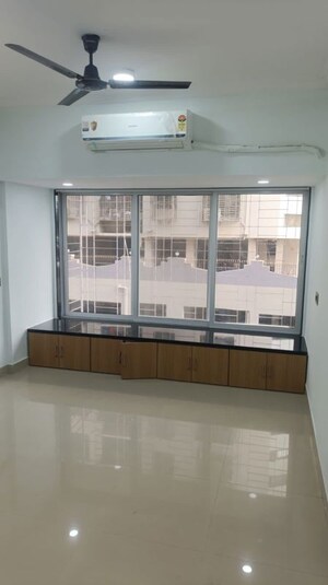 Room in 2 BHK Apartment at Dosti Eastern Bay, Wadala – for Rent