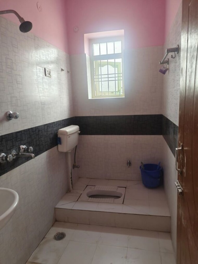 Bathroom, patliputra colony Commercial Office Space 1250 Sq.Ft. In Patliputra Colony Patna 10746638
