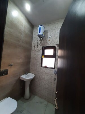 Washroom in 2 BHK Apartment at Kharar Road – for Rent