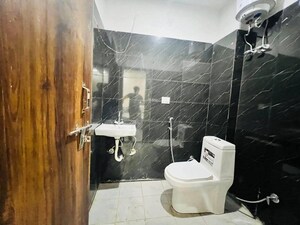 Bathroom in 1 BHK Apartment at Sainik Farm – for Rent