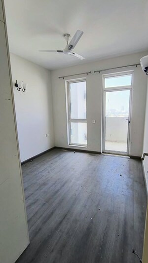 Room in 4 BHK Builder Floor at SS Linden, Sector 84 – for Rent